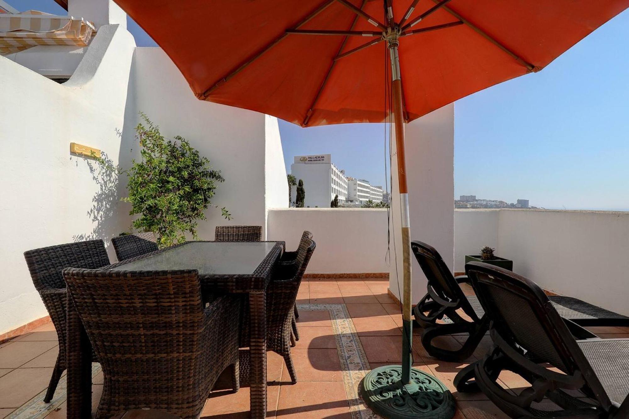 082 - Stunning Sea Views Beachfront Apartment Benalmádena Esterno foto